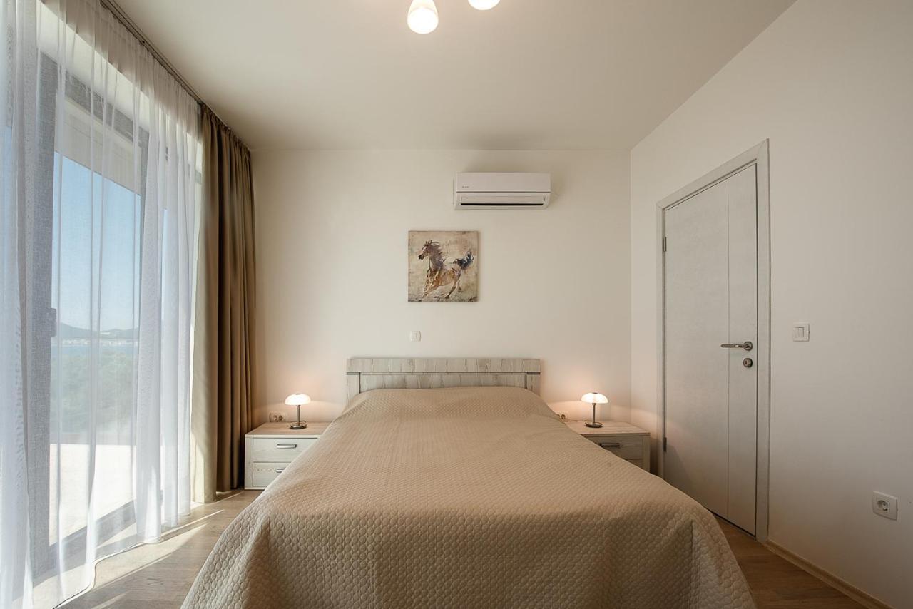Adria Lux Sveti Stefan Budva